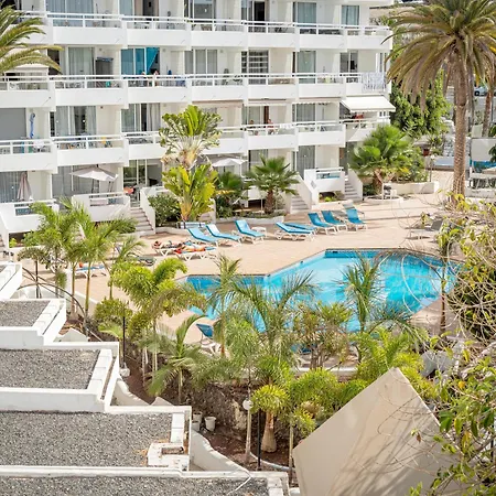 Stylish With Ocean View And Pool, Ponderosa, 322 Apartment *